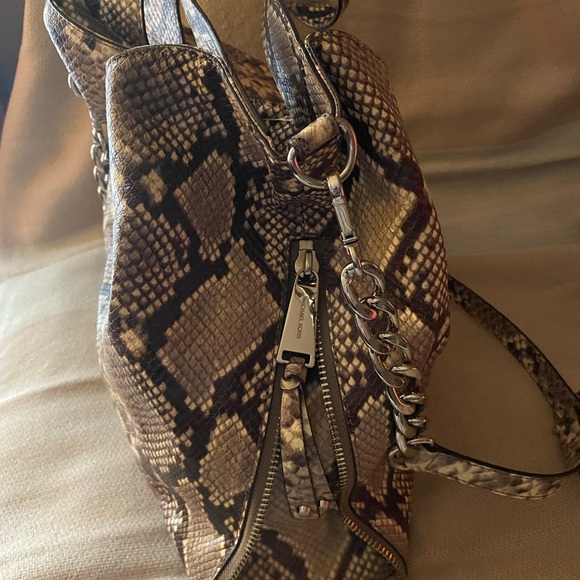 Michael Kors SnakeSkin satchel. - Picture 2 of 6